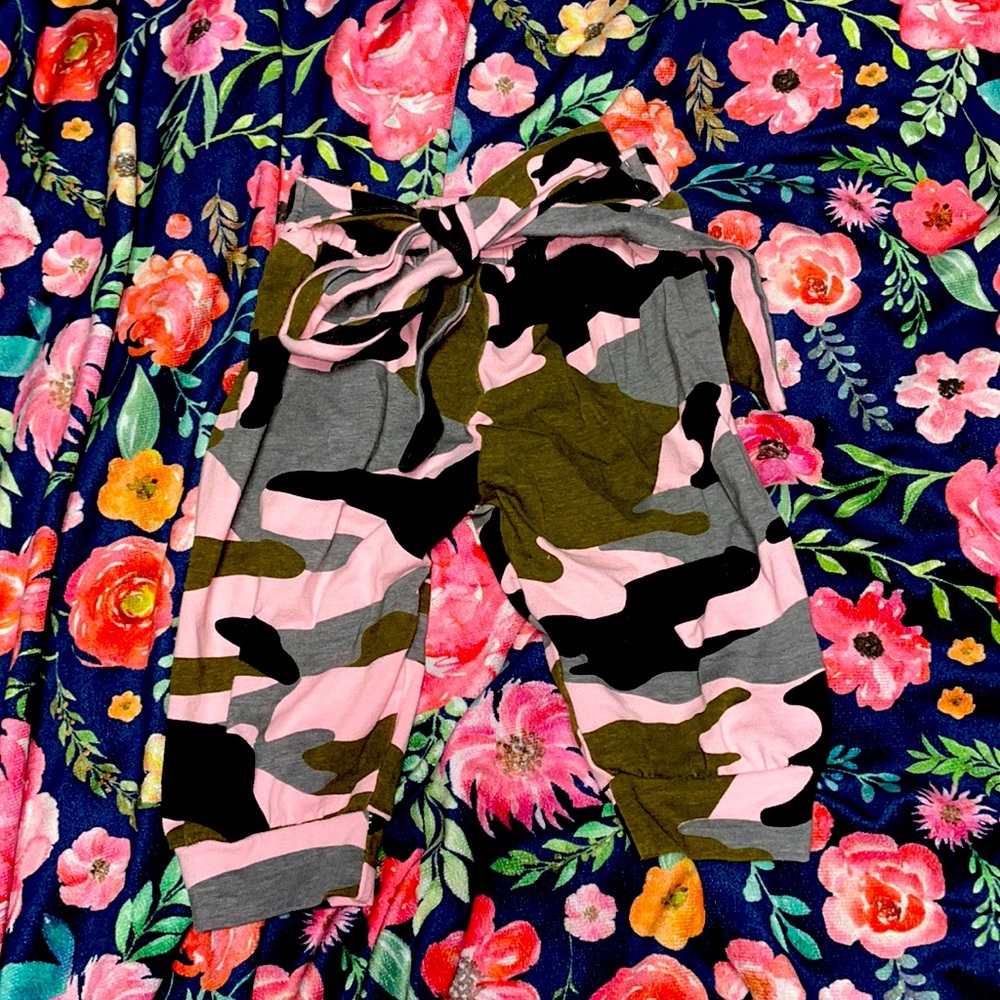Pink Camouflage pants